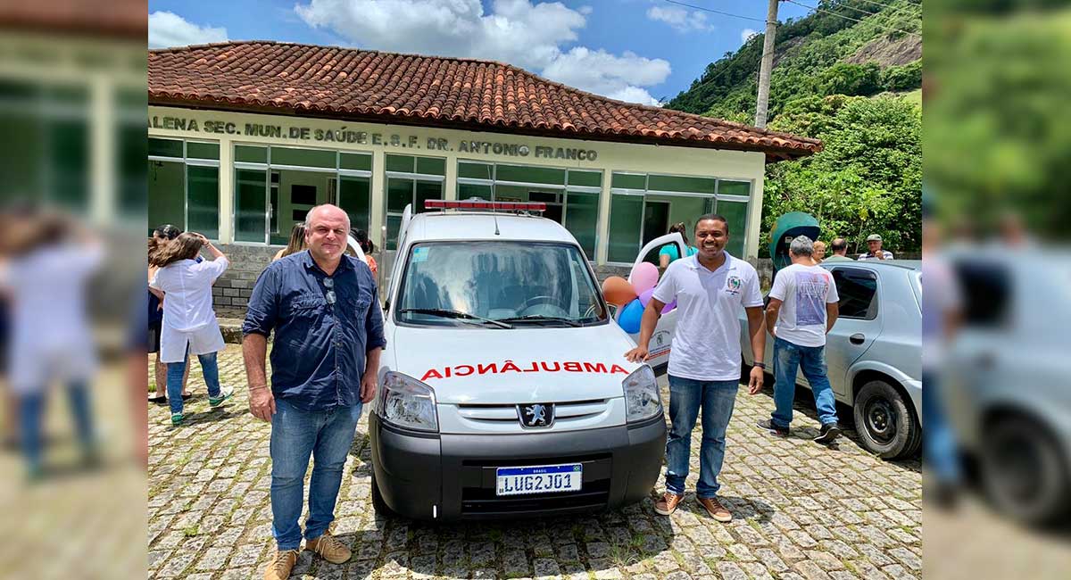 Entrega de Ambulância ao PSF de Triunfo