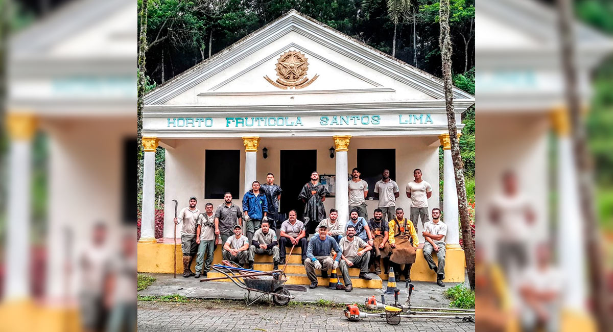 Mutirão de limpeza no Horto Florestal Santos Lima