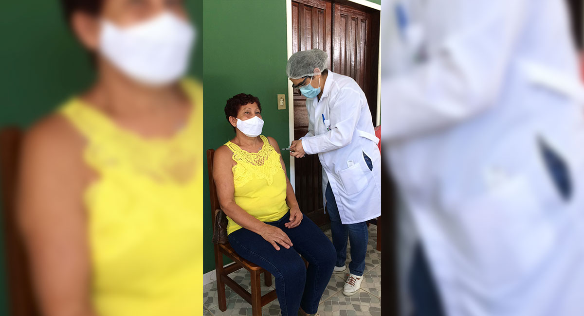 Prefeitura inicia vacinação contra a covid-19 em idosos asilados e profissionais de saúde da linha de frente