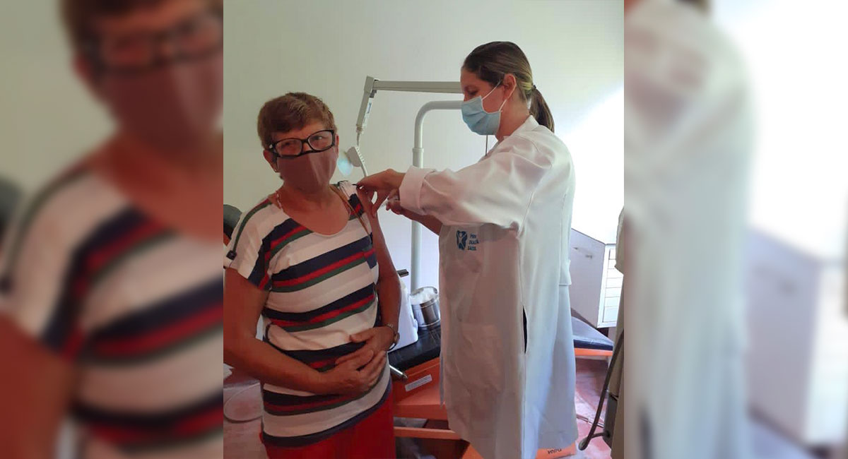 Covid-19: Secretaria de Saúde segue dando continuidade a vacinação de idosos entre 70 e 74 anos