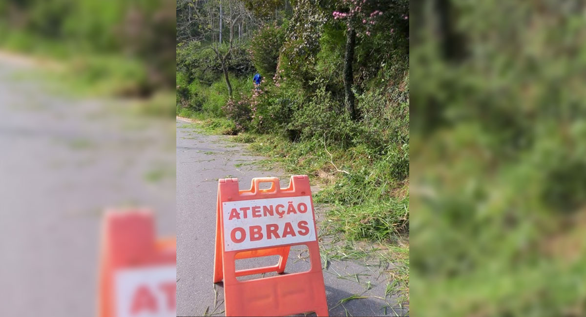 Prefeitura realiza serviços públicos em diversos pontos da cidade