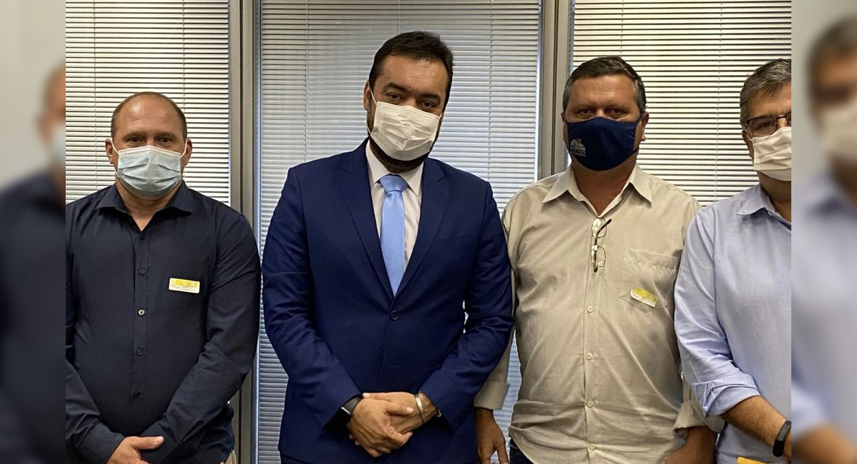 Prefeito e novo Vice se reúnem com Governador em exercício