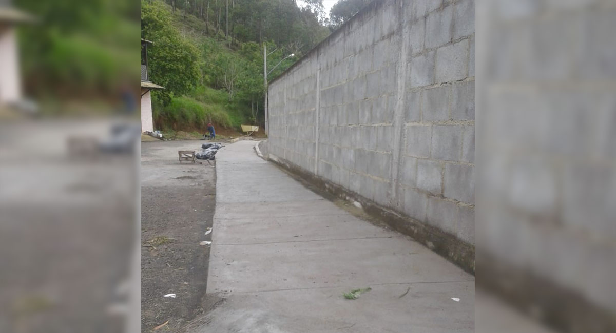 Secretaria de Obras segue com serviços de recuperação de calçadas