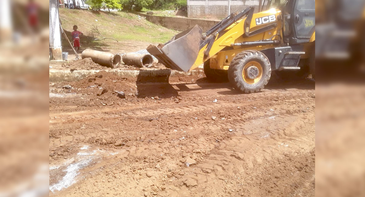 Prefeitura realiza obras de drenagem pluvial em Manoel de Moraes
