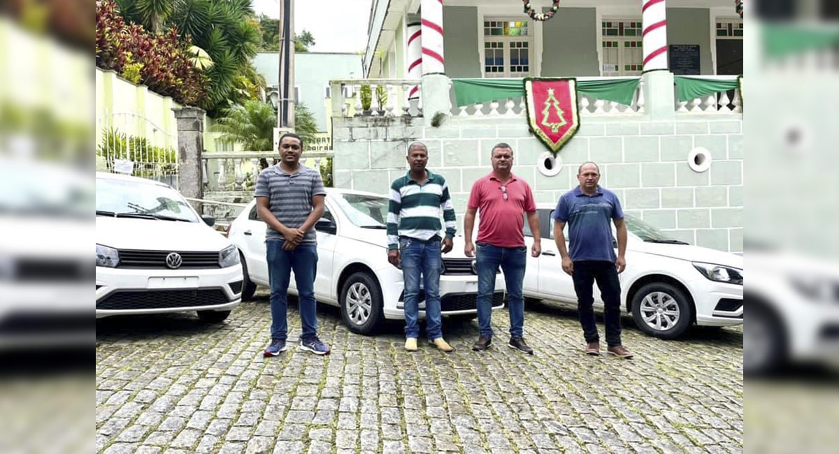 Prefeitura recebe três novos carros para atender a Saúde