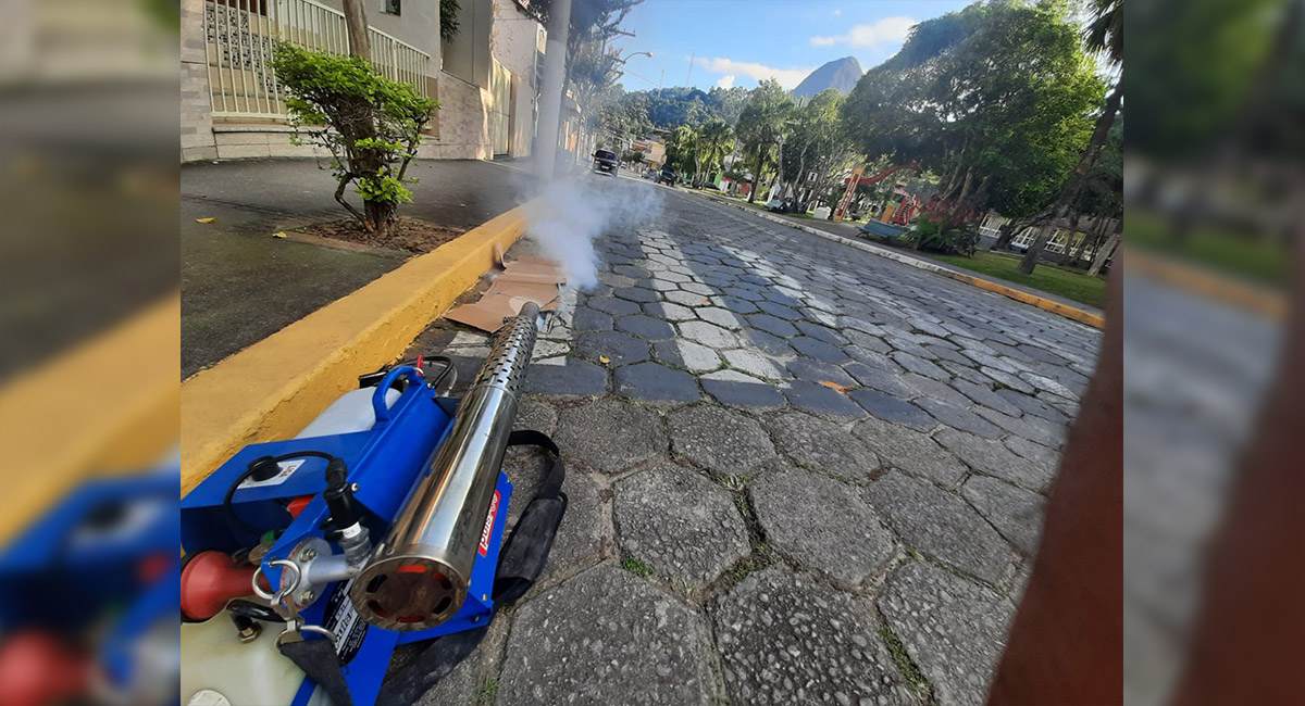 Secretaria Municipal de Saúde realiza dedetização em bueiros