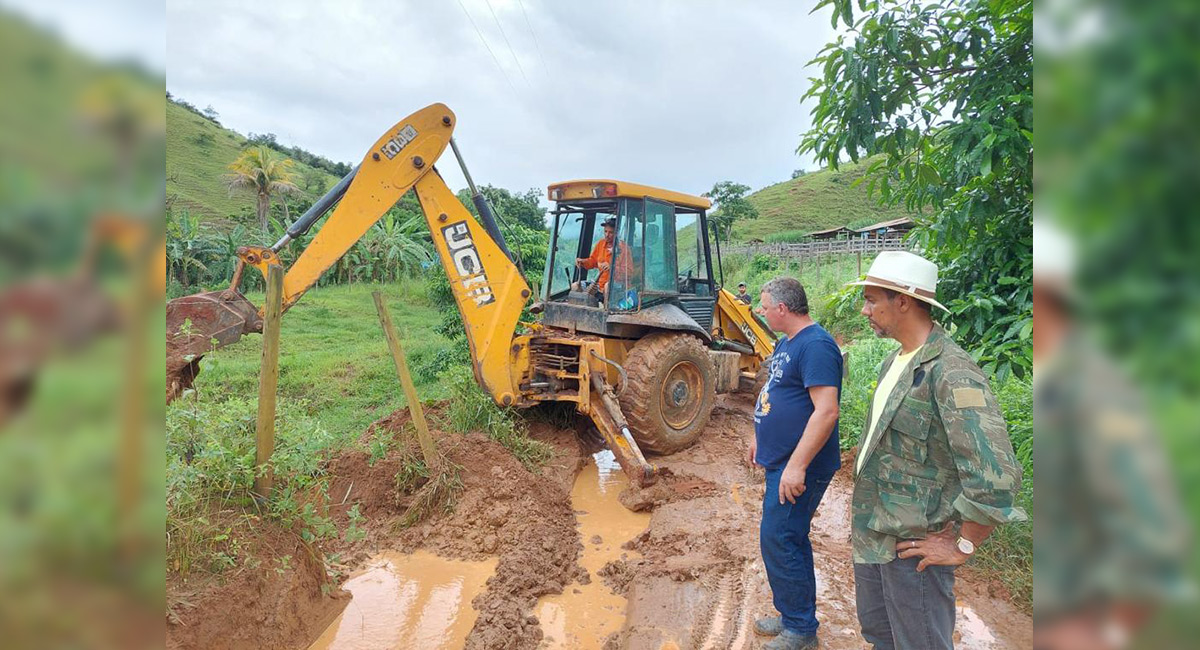 Prefeitura trabalha na recuperação dos danos causados pelas fortes chuvas
