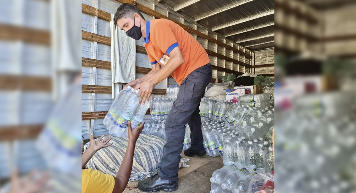 Prefeitura de Santa Maria Madalena entrega doações para as vítimas das chuvas de Petrópolis