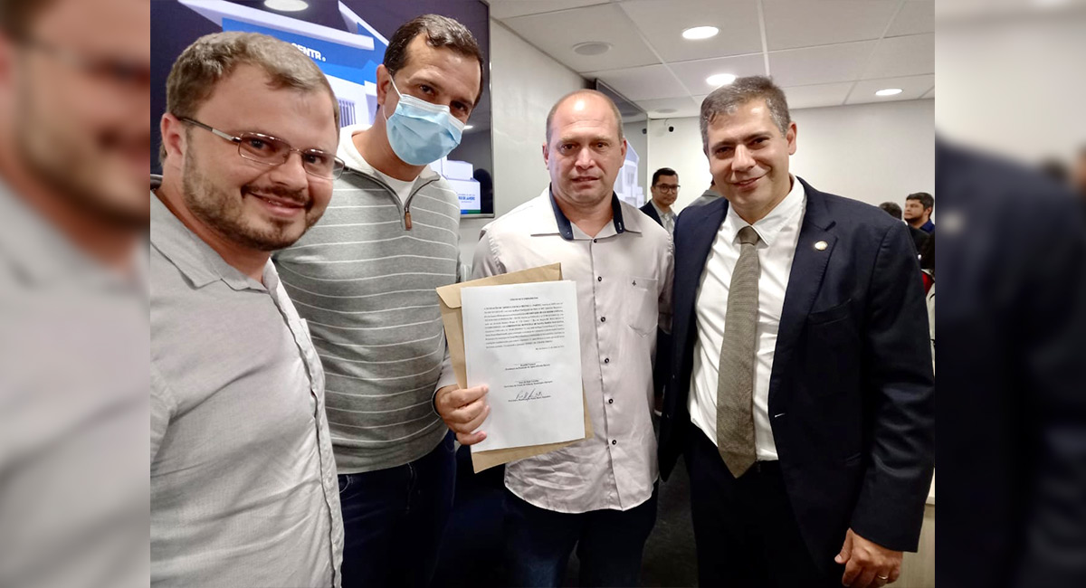 Prefeitura firma parceria com Governo do Estado para construção de dois Laboratórios de Iniciação Científica