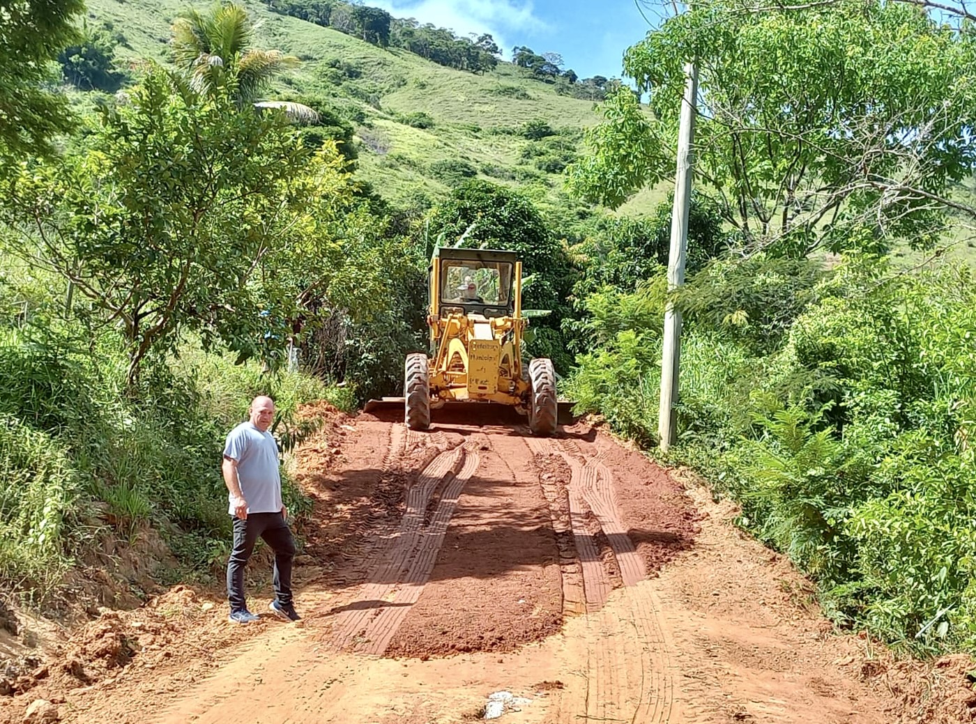 Prefeitura efetua manutenção na Estrada da Fortaleza