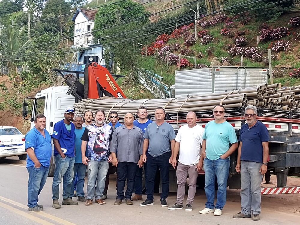 Prefeitura recebe 3 mil metros de tubos para obras na rede de água em bairros e distritos