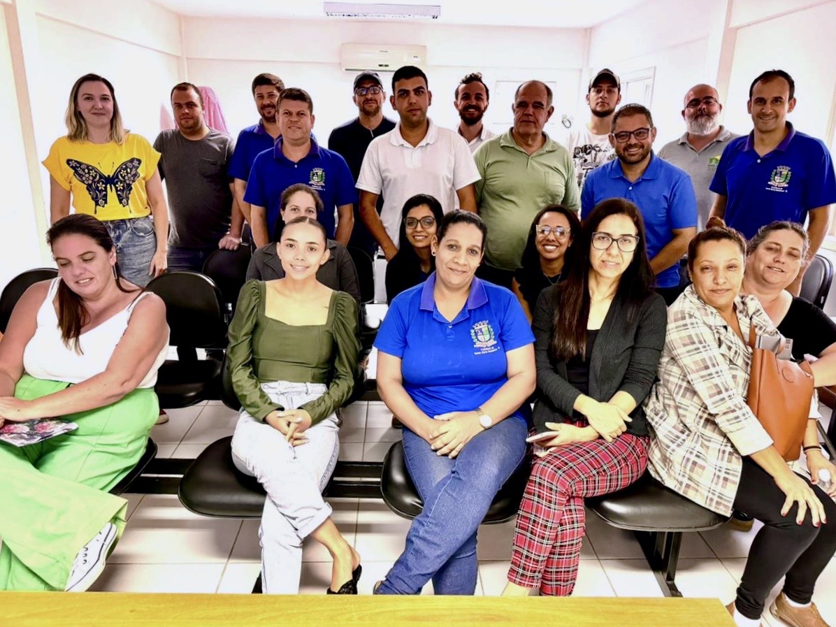 Servidores participam de treinamento e capacitação sobre a nova lei de licitações e contratos
