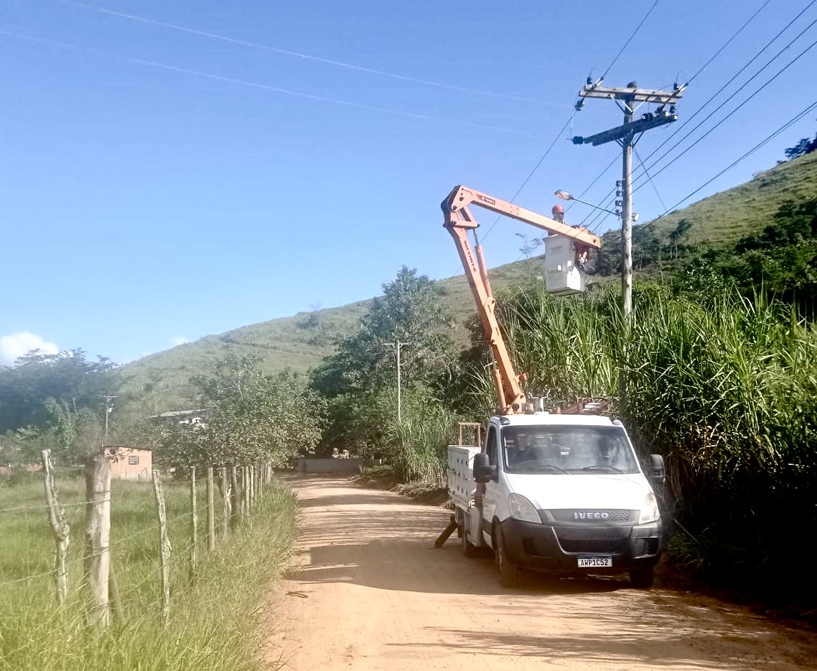 Prefeitura segue com serviços de manutenção no sistema de iluminação pública