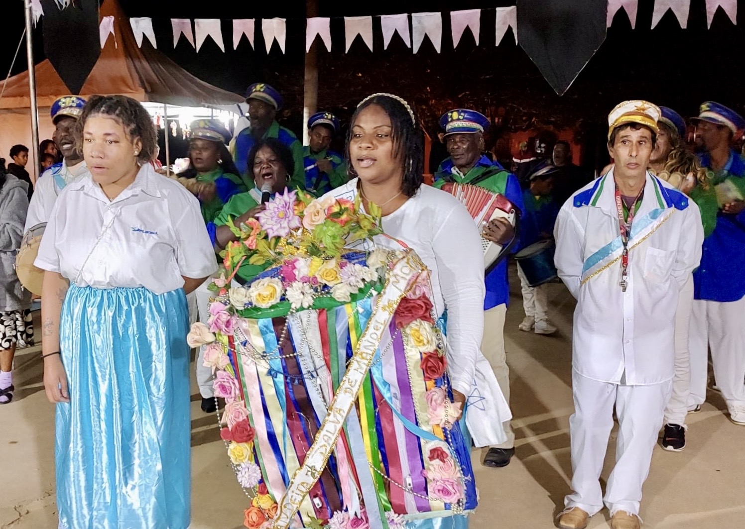 Festa de Folia de Reis em Manoel de Moraes: Tradição e Cultura Popular