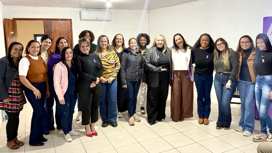 CREAS realiza palestra em alusão ao Agosto Lilás e aborda o enfrentamento à violência doméstica