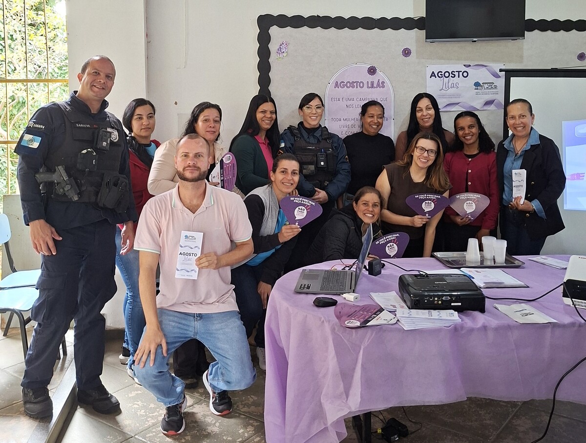 Agosto Lilás: Escola Hélio de Souza Martins promove ação de conscientização